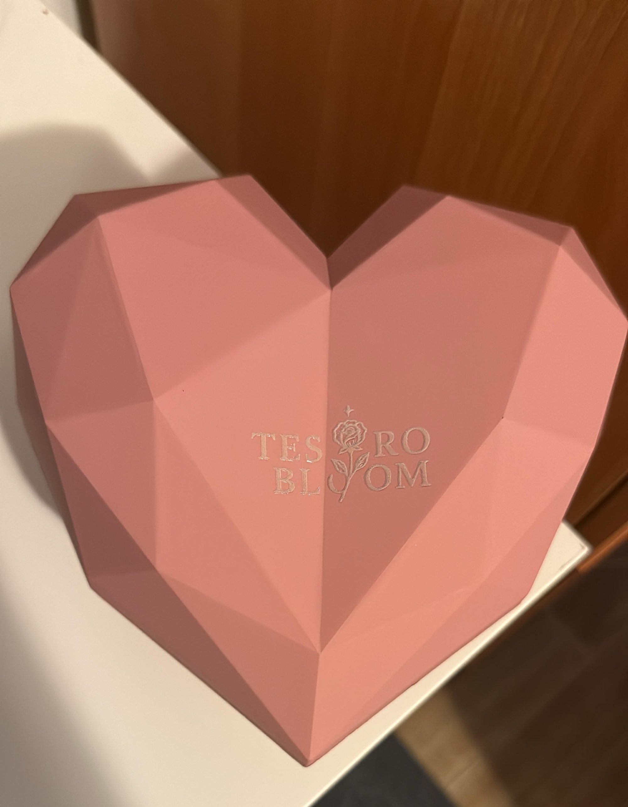Red Heart-Shaped Roses in Pink Rose Box | Tesoro Bloom
